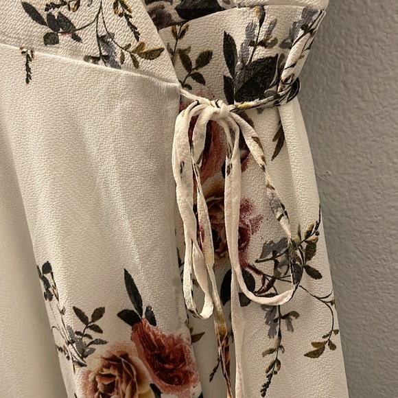 Showpo Wrap and Cross Maxi Dress size 2 - Picture 8 of 11